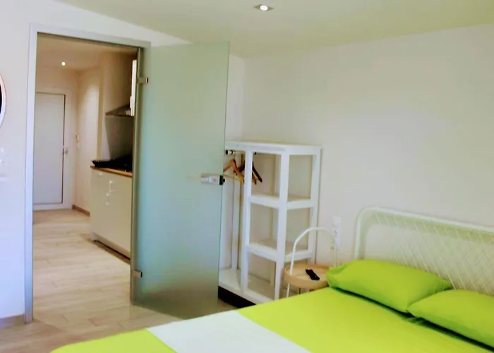 Anthia House