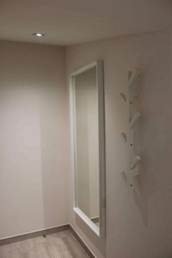 Anthia House Apartment *