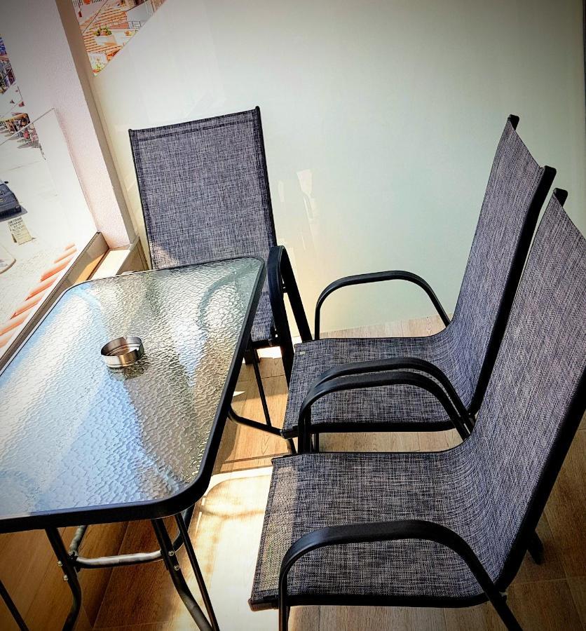 Anthia House Apartment *