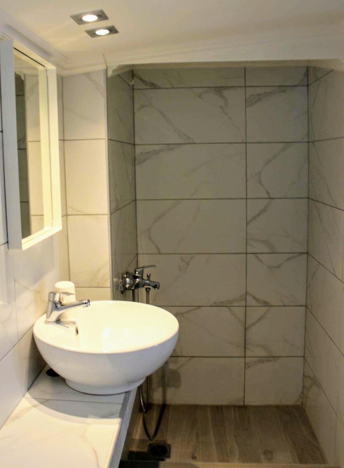 Anthia House * Sarti